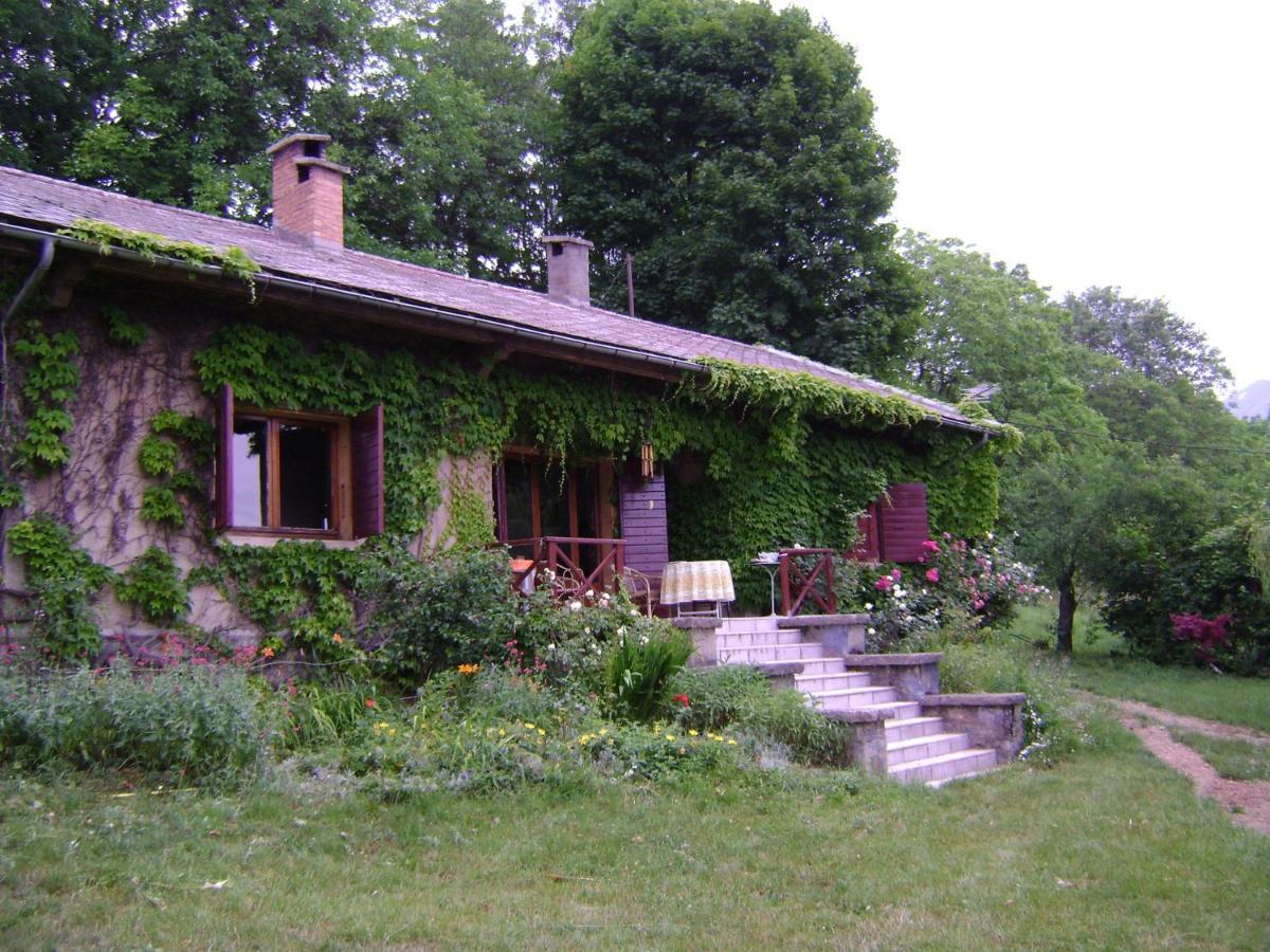 Le Genevray Bed & Breakfast ลามูร์ ภายนอก รูปภาพ