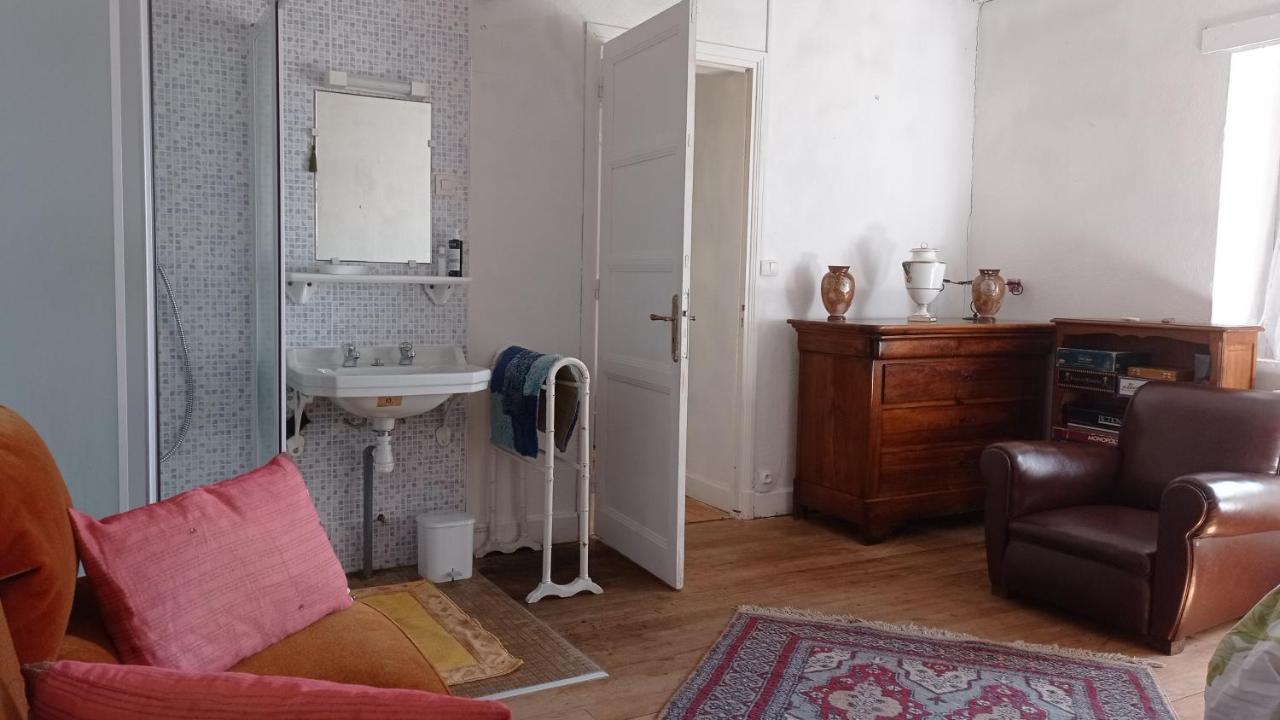Le Genevray Bed & Breakfast ลามูร์ ภายนอก รูปภาพ